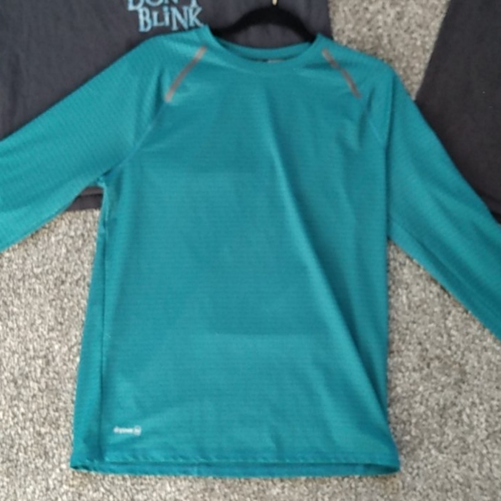 Green long sleeve shirt